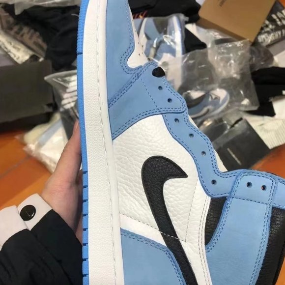 Air Jordan 1  \